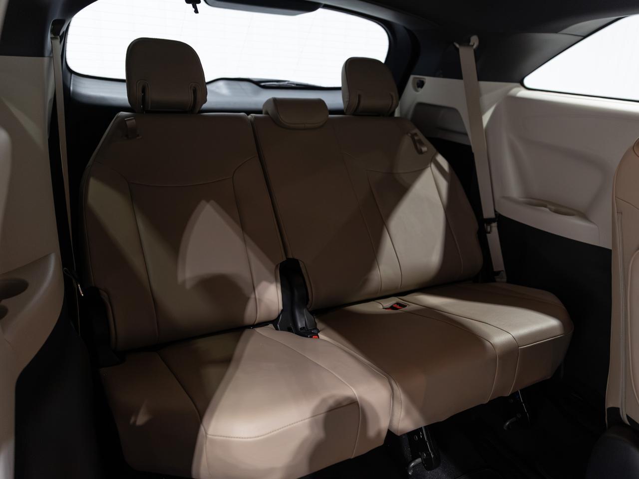 2023 Toyota Sienna XLE 7-Passenger Hybrid Cranberry PA