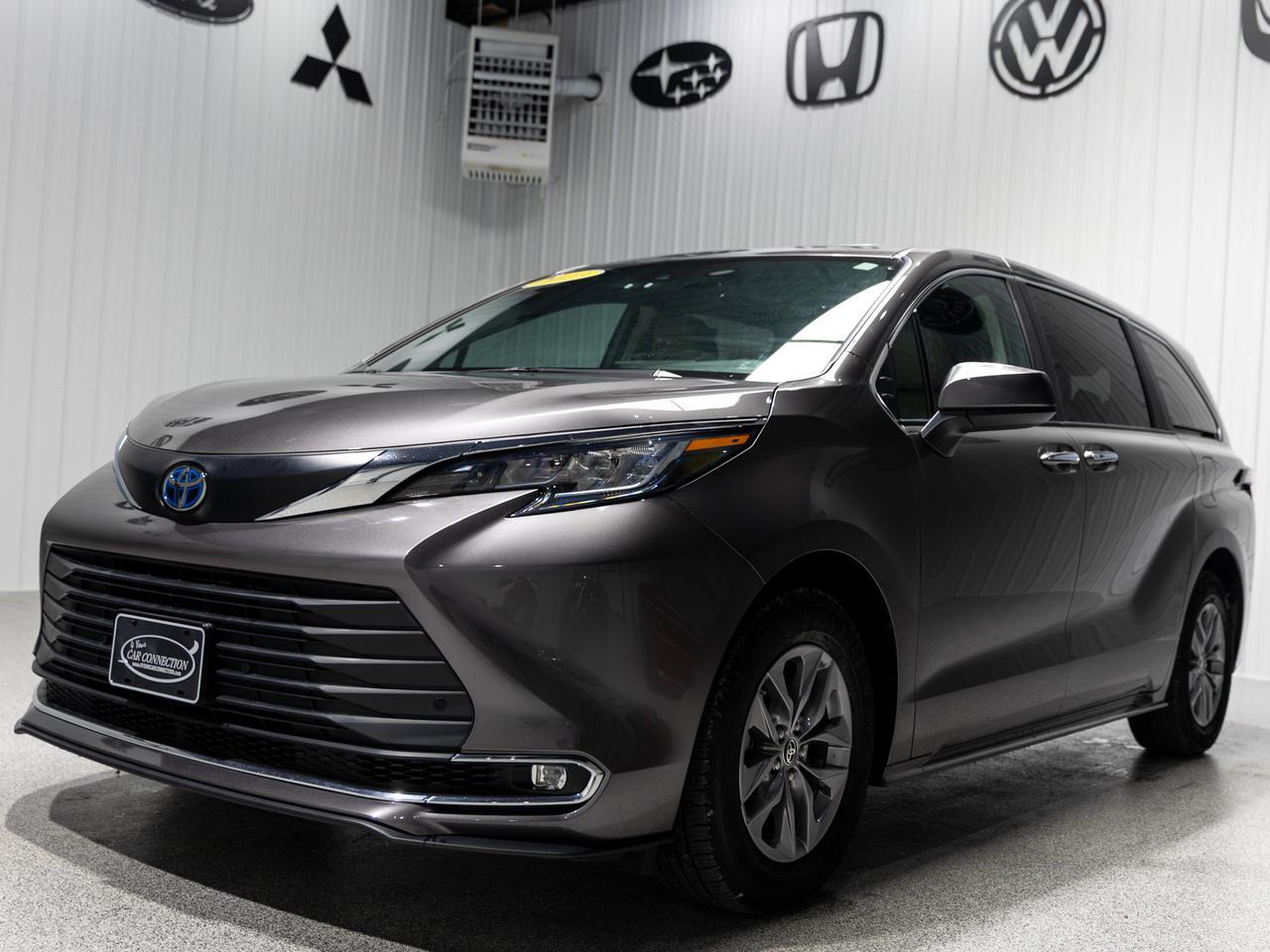 2023 Toyota Sienna XLE 7-Passenger Hybrid Cranberry PA