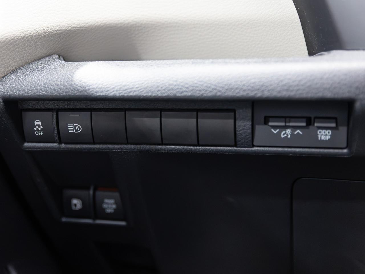 2023 Toyota Sienna XLE 7-Passenger Hybrid Cranberry PA