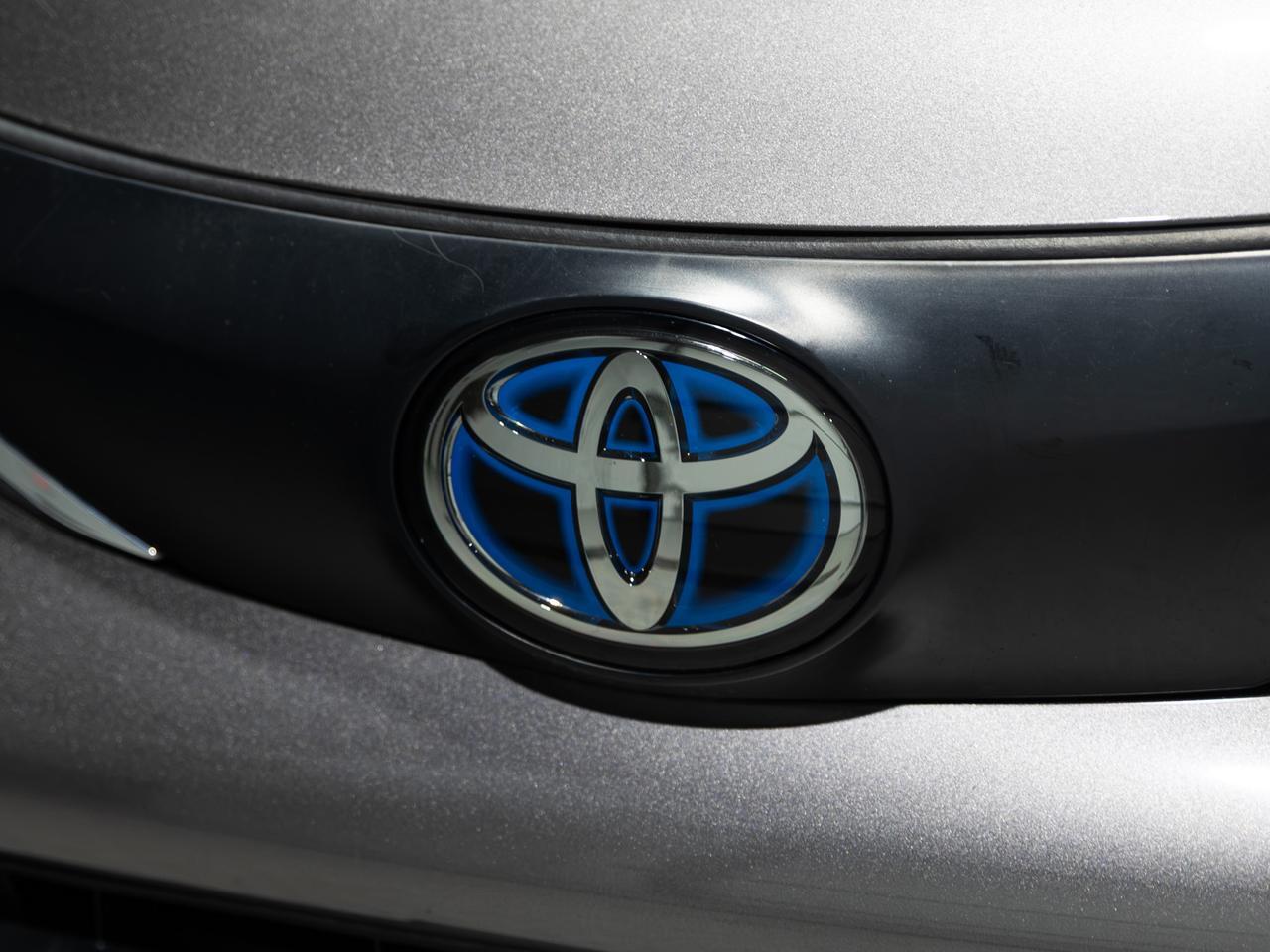 2023 Toyota Sienna XLE 7-Passenger Hybrid Cranberry PA