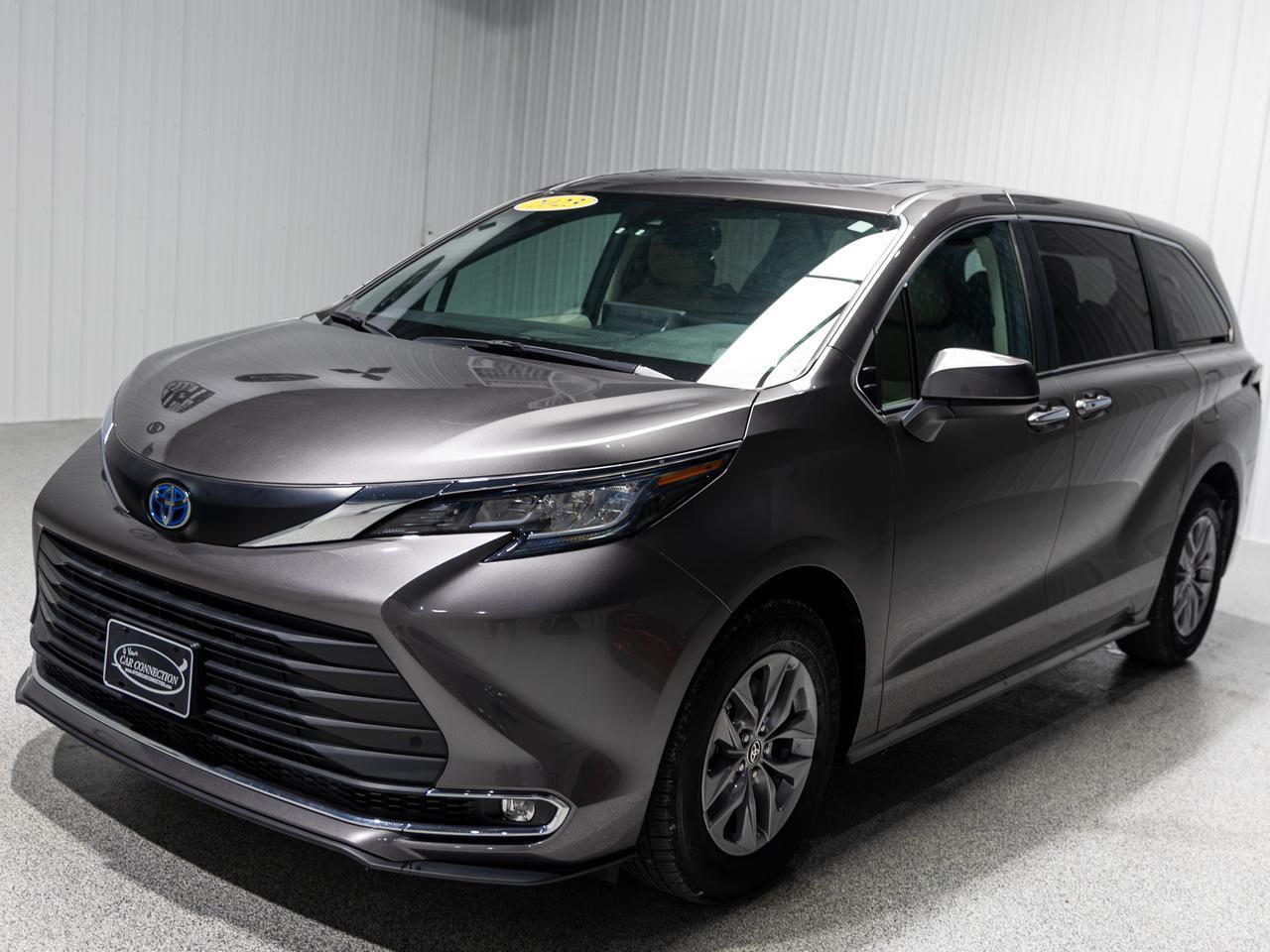 2023 Toyota Sienna XLE 7-Passenger Hybrid Cranberry PA