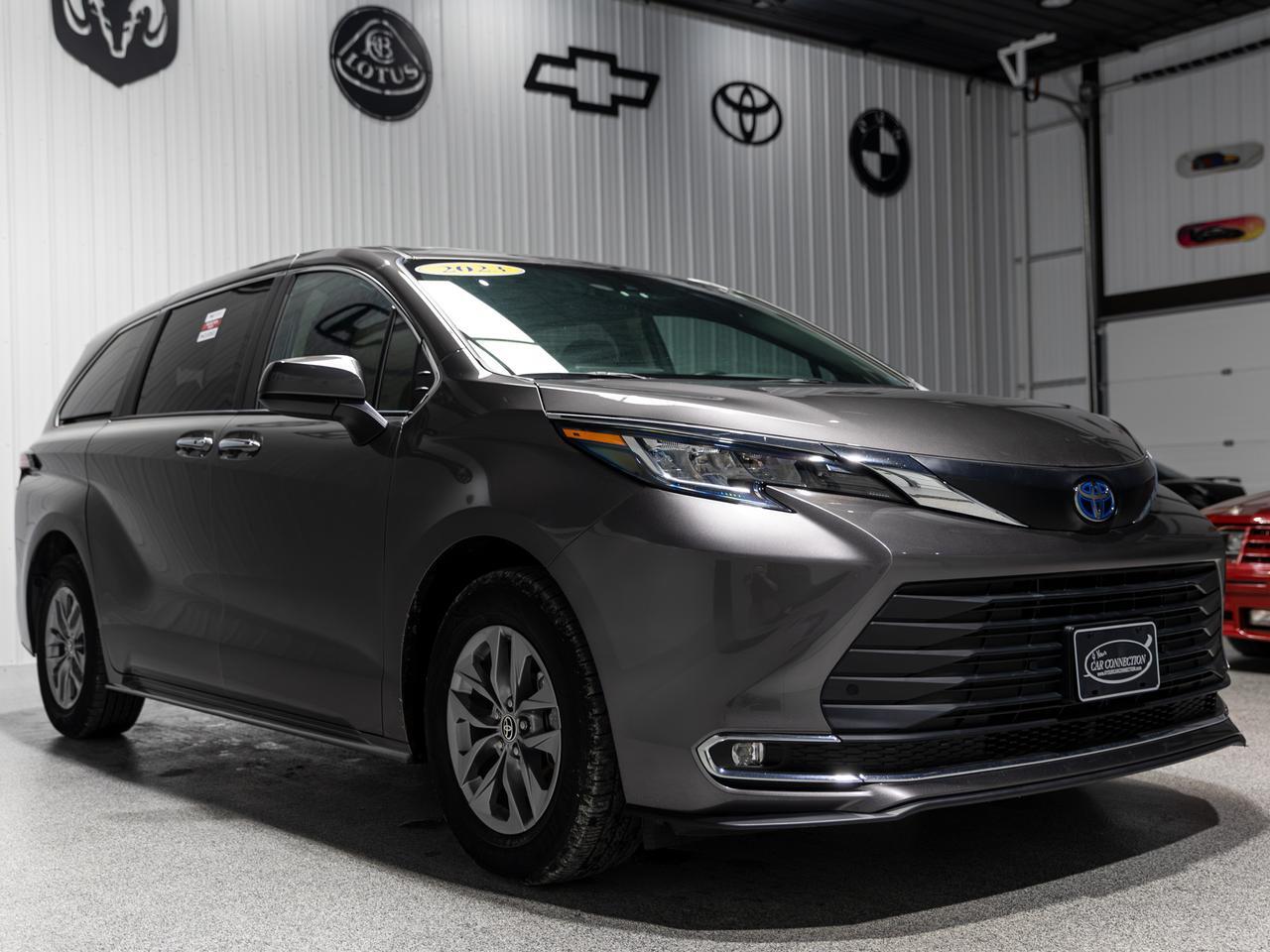 2023 Toyota Sienna XLE 7-Passenger Hybrid