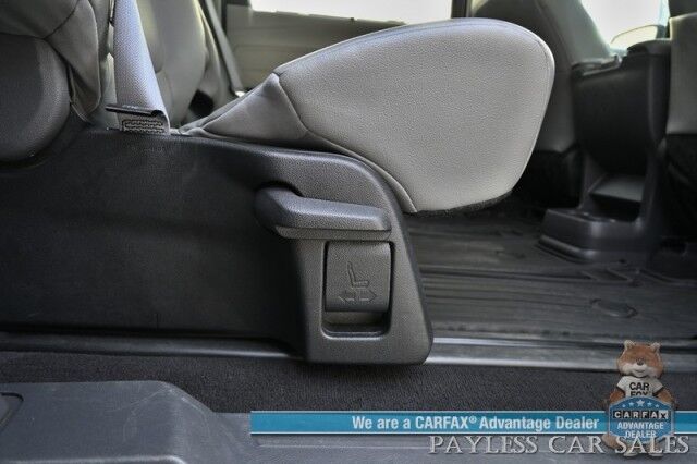 2023 Toyota Sienna XLE / AWD / Hybrid / Power & Heated Leather Seats / Sunroof / Adaptive Cruise / Lane Departure & Blind Spot / Rear Captain Chairs / 3rd Row / Seats 7 / Apple CarPlay & Android Auto / Back Up Camera / 36 MPG / 1-Owner Anchorage AK