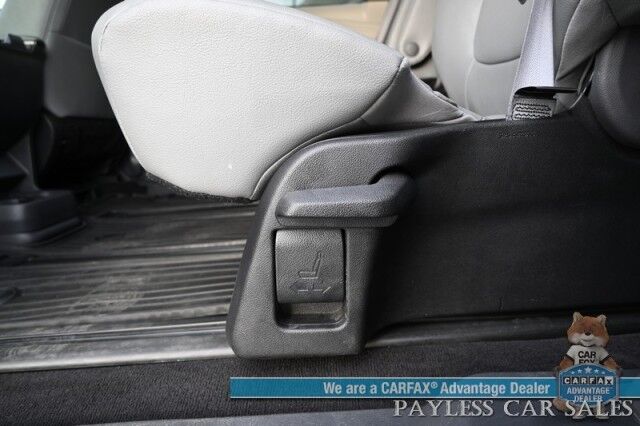 2023 Toyota Sienna XLE / AWD / Hybrid / Power & Heated Leather Seats / Sunroof / Adaptive Cruise / Lane Departure & Blind Spot / Rear Captain Chairs / 3rd Row / Seats 7 / Apple CarPlay & Android Auto / Back Up Camera / 36 MPG / 1-Owner Anchorage AK