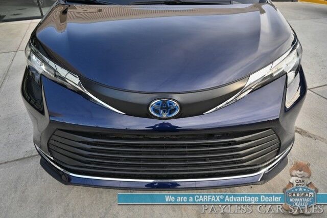 2023 Toyota Sienna XLE / AWD / Hybrid / Power & Heated Leather Seats / Sunroof / Adaptive Cruise / Lane Departure & Blind Spot / Rear Captain Chairs / 3rd Row / Seats 7 / Apple CarPlay & Android Auto / Back Up Camera / 36 MPG / 1-Owner Anchorage AK