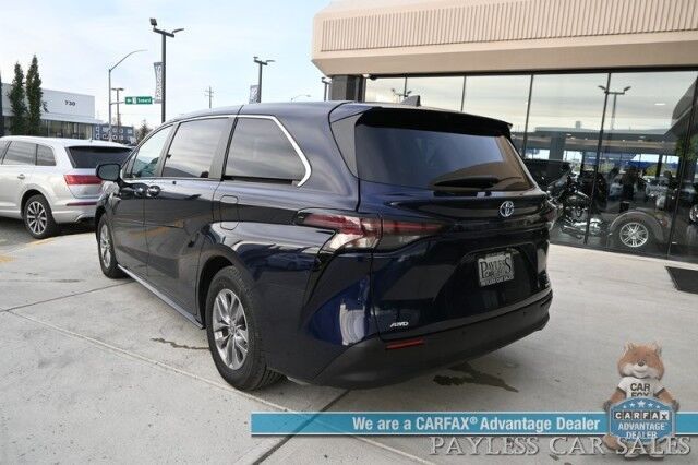 2023 Toyota Sienna XLE / AWD / Hybrid / Power & Heated Leather Seats / Sunroof / Adaptive Cruise / Lane Departure & Blind Spot / Rear Captain Chairs / 3rd Row / Seats 7 / Apple CarPlay & Android Auto / Back Up Camera / 36 MPG / 1-Owner Anchorage AK