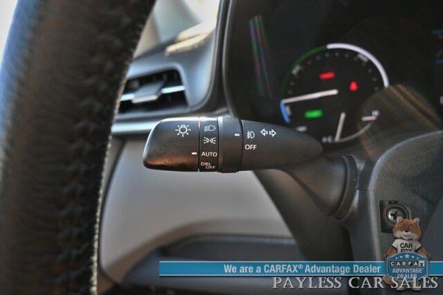 2023 Toyota Sienna XLE / AWD / Hybrid / Power & Heated Leather Seats / Sunroof / Adaptive Cruise / Lane Departure & Blind Spot / Rear Captain Chairs / 3rd Row / Seats 7 / Apple CarPlay & Android Auto / Back Up Camera / 36 MPG / 1-Owner Anchorage AK