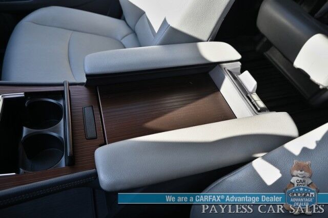 2023 Toyota Sienna XLE / AWD / Hybrid / Power & Heated Leather Seats / Sunroof / Adaptive Cruise / Lane Departure & Blind Spot / Rear Captain Chairs / 3rd Row / Seats 7 / Apple CarPlay & Android Auto / Back Up Camera / 36 MPG / 1-Owner Anchorage AK