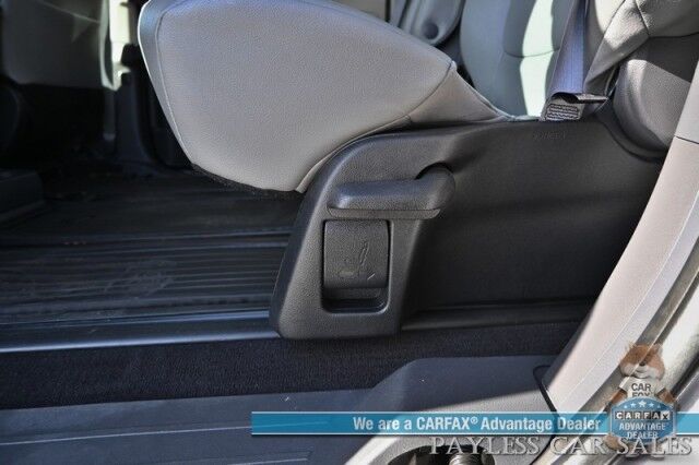 2023 Toyota Sienna XLE / AWD / Hybrid / Power & Heated Leather Seats / Sunroof / Adaptive Cruise / Lane Departure & Blind Spot / Rear Captain Chairs / 3rd Row / Seats 7 / Apple CarPlay & Android Auto / Back Up Camera / 36 MPG / 1-Owner Anchorage AK