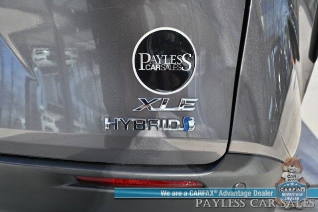 2023 Toyota Sienna XLE / AWD / Hybrid / Power & Heated Leather Seats / Sunroof / Adaptive Cruise / Lane Departure & Blind Spot / Rear Captain Chairs / 3rd Row / Seats 7 / Apple CarPlay & Android Auto / Back Up Camera / 36 MPG / 1-Owner Anchorage AK