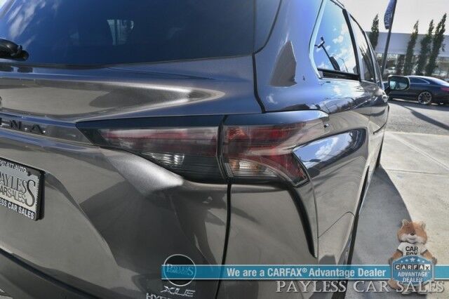 2023 Toyota Sienna XLE / AWD / Hybrid / Power & Heated Leather Seats / Sunroof / Adaptive Cruise / Lane Departure & Blind Spot / Rear Captain Chairs / 3rd Row / Seats 7 / Apple CarPlay & Android Auto / Back Up Camera / 36 MPG / 1-Owner Anchorage AK