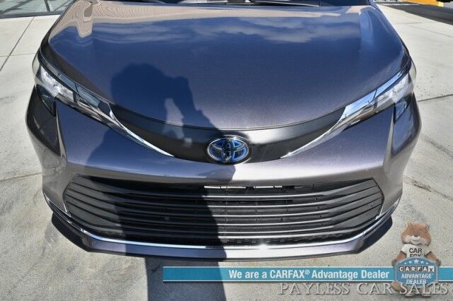 2023 Toyota Sienna XLE / AWD / Hybrid / Power & Heated Leather Seats / Sunroof / Adaptive Cruise / Lane Departure & Blind Spot / Rear Captain Chairs / 3rd Row / Seats 7 / Apple CarPlay & Android Auto / Back Up Camera / 36 MPG / 1-Owner Anchorage AK