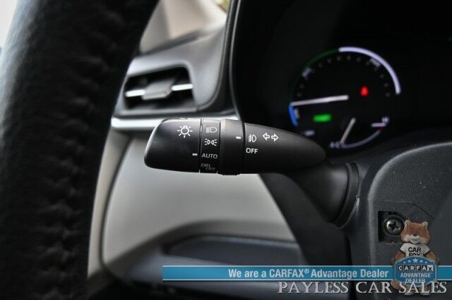 2023 Toyota Sienna XLE / AWD / Hybrid / Power & Heated Leather Seats / Sunroof / Adaptive Cruise / Lane Departure & Blind Spot / Rear Captain Chairs / 3rd Row / Seats 7 / Apple CarPlay & Android Auto / Back Up Camera / 36 MPG / 1-Owner Anchorage AK