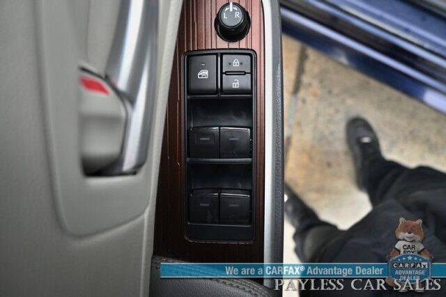 2023 Toyota Sienna XLE / AWD / Hybrid / Power & Heated Leather Seats / Sunroof / Adaptive Cruise / Lane Departure & Blind Spot / Rear Captain Chairs / 3rd Row / Seats 7 / Apple CarPlay & Android Auto / Back Up Camera / 36 MPG / 1-Owner Anchorage AK