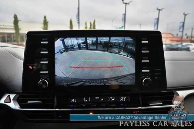 2023 Toyota Sienna XLE / AWD / Hybrid / Power & Heated Leather Seats / Sunroof / Adaptive Cruise / Lane Departure & Blind Spot / Rear Captain Chairs / 3rd Row / Seats 7 / Apple CarPlay & Android Auto / Back Up Camera / 36 MPG / 1-Owner Anchorage AK