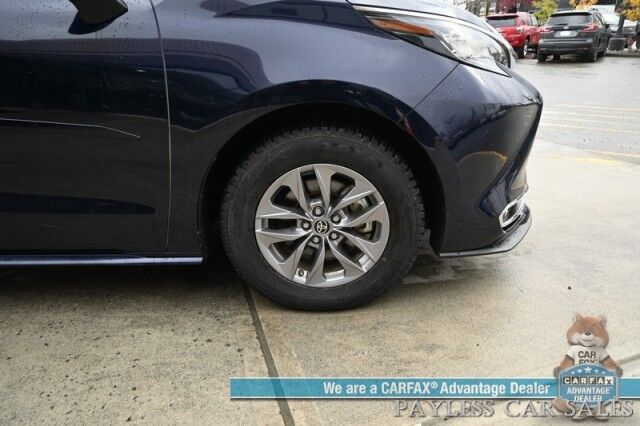 2023 Toyota Sienna XLE / AWD / Hybrid / Power & Heated Leather Seats / Sunroof / Adaptive Cruise / Lane Departure & Blind Spot / Rear Captain Chairs / 3rd Row / Seats 7 / Apple CarPlay & Android Auto / Back Up Camera / 36 MPG / 1-Owner Anchorage AK