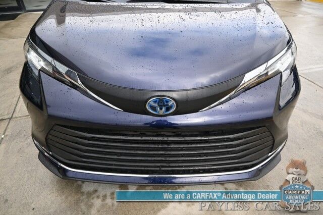 2023 Toyota Sienna XLE / AWD / Hybrid / Power & Heated Leather Seats / Sunroof / Adaptive Cruise / Lane Departure & Blind Spot / Rear Captain Chairs / 3rd Row / Seats 7 / Apple CarPlay & Android Auto / Back Up Camera / 36 MPG / 1-Owner Anchorage AK