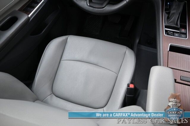 2023 Toyota Sienna XLE / AWD / Hybrid / Power & Heated Leather Seats / Sunroof / Adaptive Cruise / Lane Departure & Blind Spot / Rear Captain Chairs / 3rd Row / Seats 7 / Apple CarPlay & Android Auto / Back Up Camera / 36 MPG / 1-Owner Anchorage AK