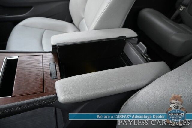 2023 Toyota Sienna XLE / AWD / Hybrid / Power & Heated Leather Seats / Sunroof / Adaptive Cruise / Lane Departure & Blind Spot / Rear Captain Chairs / 3rd Row / Seats 7 / Apple CarPlay & Android Auto / Back Up Camera / 36 MPG / 1-Owner Anchorage AK