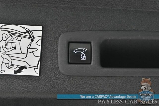2023 Toyota Sienna XLE / AWD / Hybrid / Power & Heated Leather Seats / Sunroof / Adaptive Cruise / Lane Departure & Blind Spot / Rear Captain Chairs / 3rd Row / Seats 7 / Apple CarPlay & Android Auto / Back Up Camera / 36 MPG / 1-Owner Anchorage AK