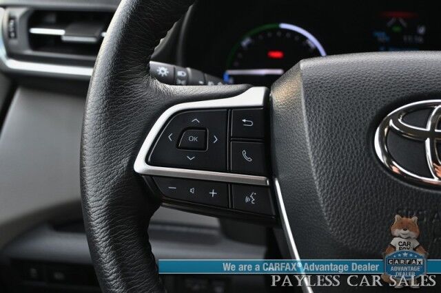 2023 Toyota Sienna XLE / AWD / Hybrid / Power & Heated Leather Seats / Sunroof / Adaptive Cruise / Lane Departure & Blind Spot / Rear Captain Chairs / 3rd Row / Seats 7 / Apple CarPlay & Android Auto / Back Up Camera / 36 MPG / 1-Owner Anchorage AK