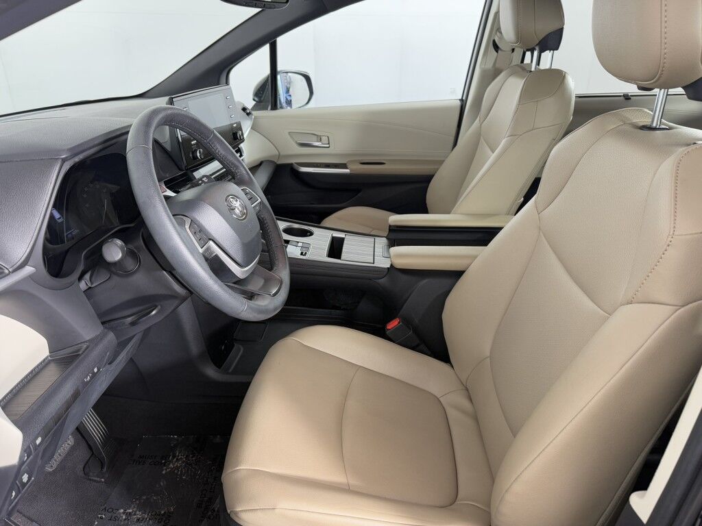 2023 Toyota Sienna XLE AWD Maumee OH