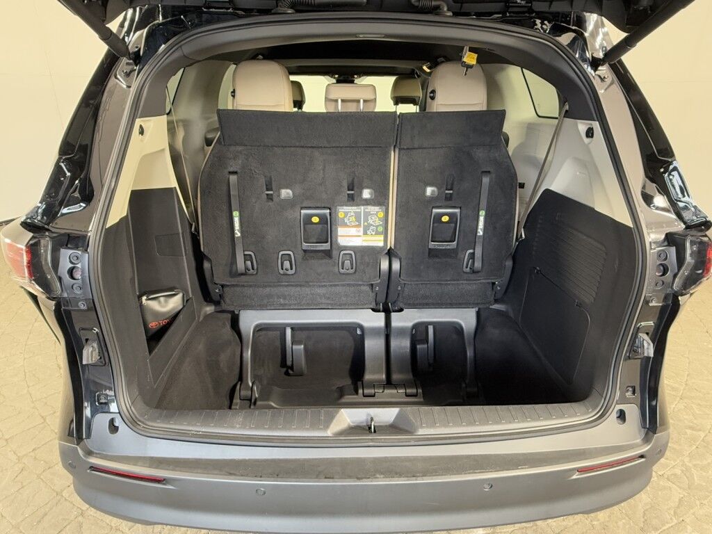 2023 Toyota Sienna XLE AWD Maumee OH