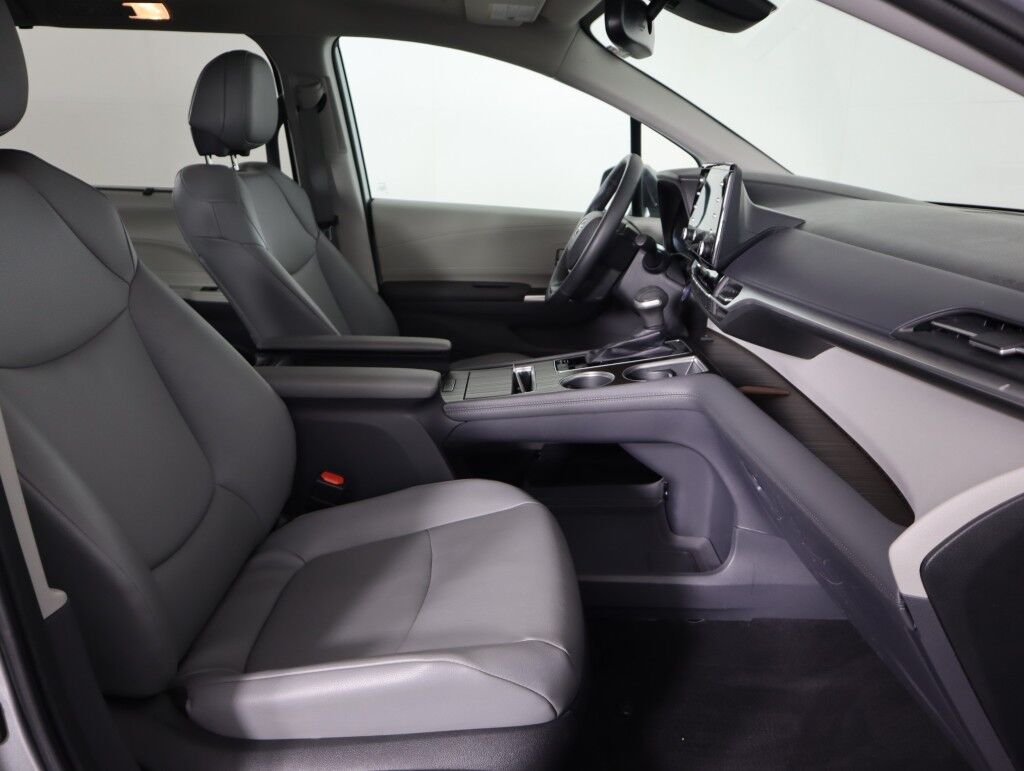 2023 Toyota Sienna XLE AWD Maumee OH