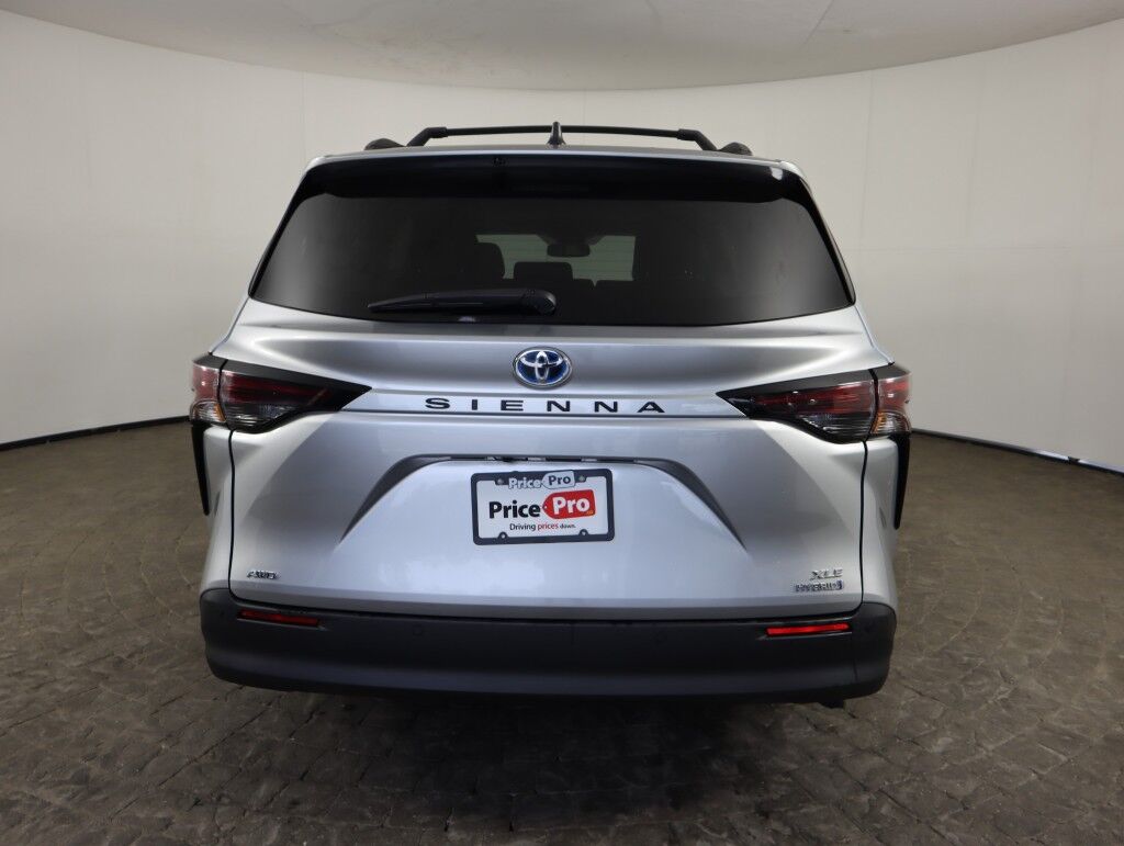 2023 Toyota Sienna XLE AWD Maumee OH