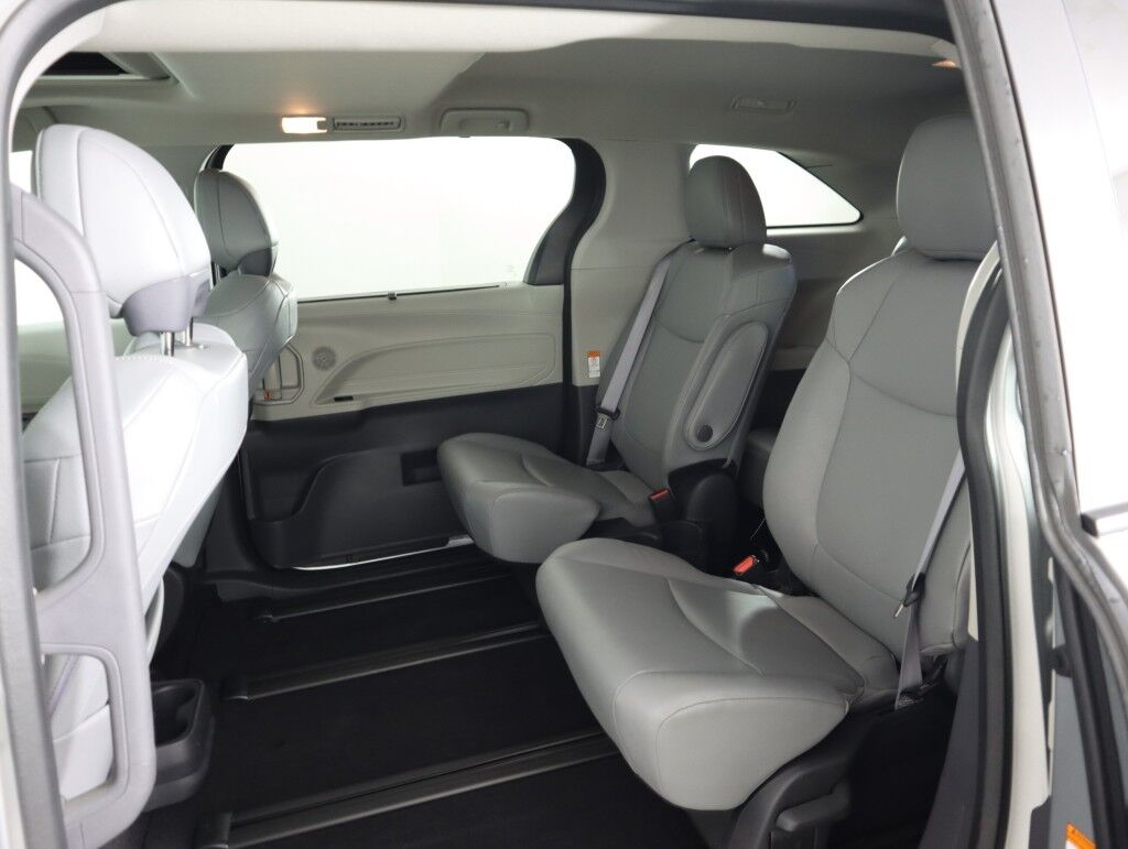 2023 Toyota Sienna XLE AWD Maumee OH