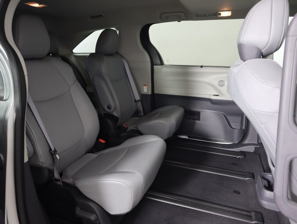 2023 Toyota Sienna XLE AWD Maumee OH