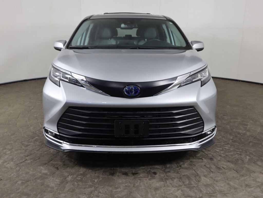 2023 Toyota Sienna XLE AWD Maumee OH
