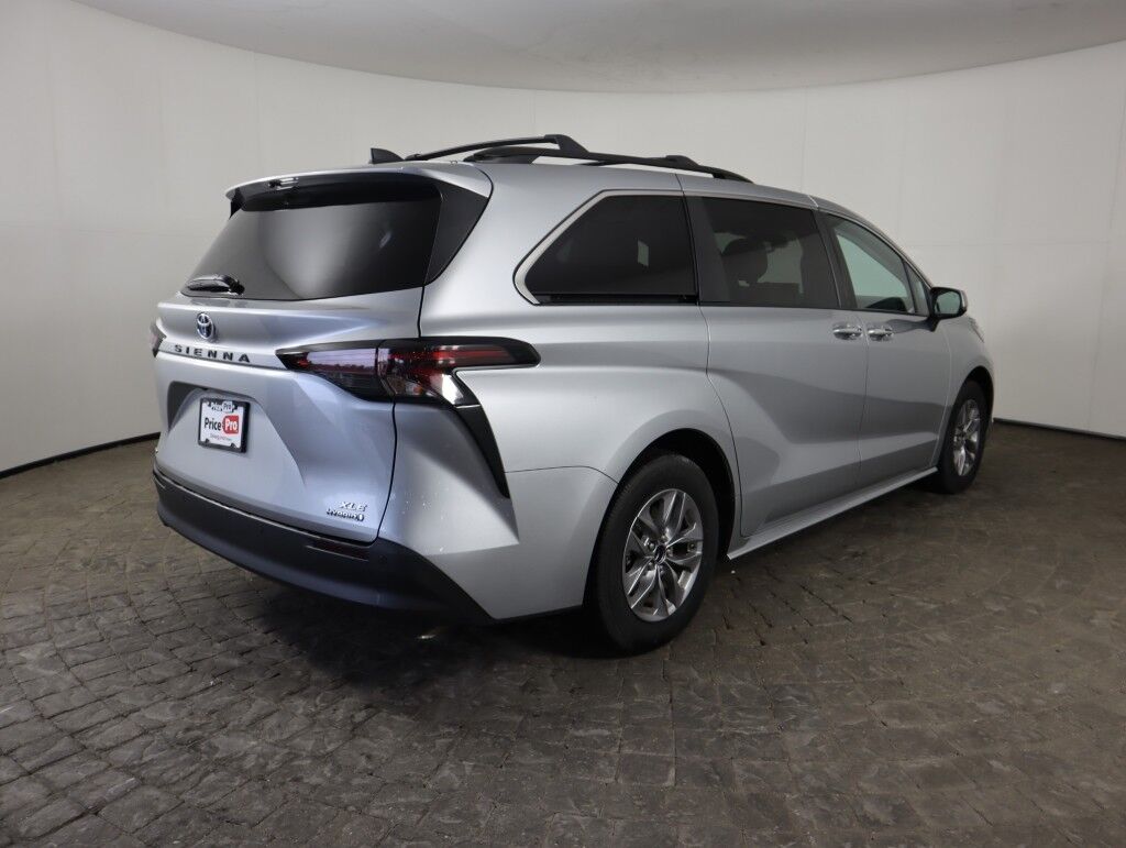 2023 Toyota Sienna XLE AWD Maumee OH