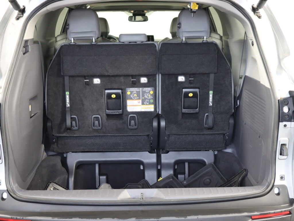 2023 Toyota Sienna XLE AWD Maumee OH