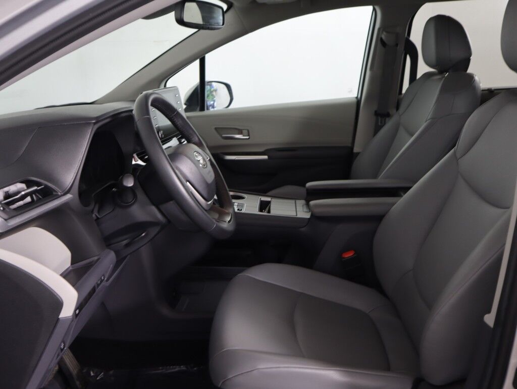 2023 Toyota Sienna XLE AWD Maumee OH