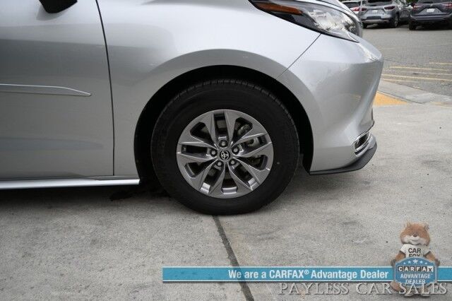 2023 Toyota Sienna XLE / AWD / Power & Heated Leather Seats / Sunroof / Adaptive Cruise / Lane Depart & Blind Spot Alert / Rear Captain Chairs / 3rd Row / Seats 7 / Apple CarPlay & Android Auto / Back Up Camera / 36 MPG / 1-Owner Anchorage AK