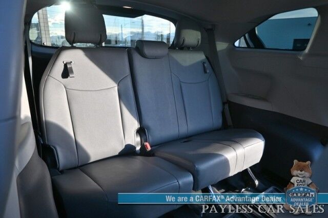 2023 Toyota Sienna XLE / AWD / Power & Heated Leather Seats / Sunroof / Adaptive Cruise / Lane Depart & Blind Spot Alert / Rear Captain Chairs / 3rd Row / Seats 7 / Apple CarPlay & Android Auto / Back Up Camera / 36 MPG / 1-Owner Anchorage AK