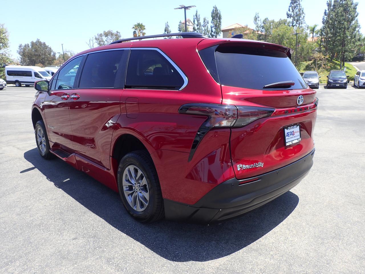 2023 Toyota Sienna XLE+ Anaheim CA