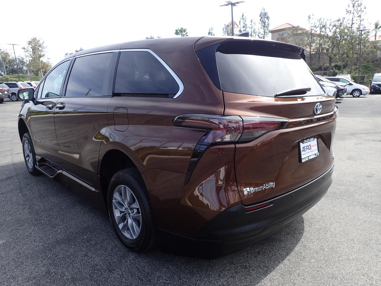 2023 Toyota Sienna XLE Anaheim CA