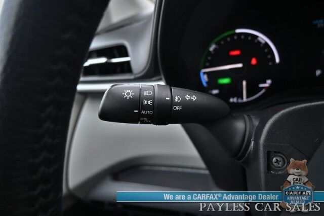 2023 Toyota Sienna XLE Hybrid / AWD / Power & Heated Leather Seats / Sunroof / Adaptive Cruise / Lane Depart & Blind Spot Alert / Apple CarPlay & Android Auto / Back Up Camera / Rear Captain Chairs / 3rd Row / 36 MPG / 1-Owner Wasilla AK