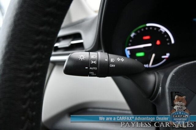 2023 Toyota Sienna XLE Hybrid / AWD / Power & Heated Leather Seats / Sunroof / Adaptive Cruise / Lane Depart & Blind Spot Alert / Apple CarPlay & Android Auto / Back Up Camera / Rear Captain Chairs / 3rd Row / 36 MPG / 1-Owner Anchorage AK