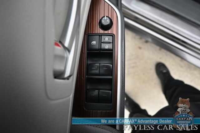 2023 Toyota Sienna XLE Hybrid / AWD / Power & Heated Leather Seats / Sunroof / Adaptive Cruise / Lane Depart & Blind Spot Alert / Apple CarPlay & Android Auto / Back Up Camera / Rear Captain Chairs / 3rd Row / 36 MPG / 1-Owner Anchorage AK