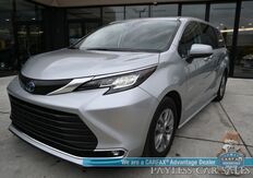 2023_Toyota_Sienna_XLE Hybrid / AWD / Power & Heated Leather Seats / Sunroof / Adaptive Cruise / Lane Depart & Blind Spot Alert / Apple CarPlay & Android Auto / Back Up Camera / Rear Captain Chairs / 3rd Row / 36 MPG / 1-Owner_ Anchorage AK