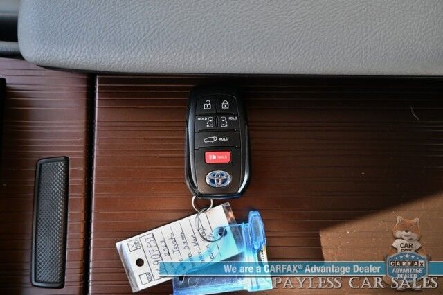 2023 Toyota Sienna XLE Hybrid / AWD / Power & Heated Leather Seats / Sunroof / Adaptive Cruise / Lane Depart & Blind Spot Alert / Apple CarPlay & Android Auto / Back Up Camera / Rear Captain Chairs / 3rd Row / 36 MPG / 1-Owner Anchorage AK