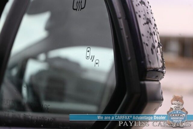 2023 Toyota Sienna XLE Hybrid / AWD / Power & Heated Leather Seats / Sunroof / Adaptive Cruise / Lane Depart & Blind Spot Alert / Apple CarPlay & Android Auto / Back Up Camera / Rear Captain Chairs / 3rd Row / 36 MPG / 1-Owner Anchorage AK