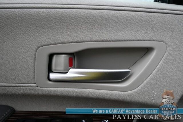 2023 Toyota Sienna XLE Hybrid / AWD / Power & Heated Leather Seats / Sunroof / Adaptive Cruise / Lane Depart & Blind Spot Alert / Apple CarPlay & Android Auto / Back Up Camera / Rear Captain Chairs / 3rd Row / 36 MPG / 1-Owner Anchorage AK