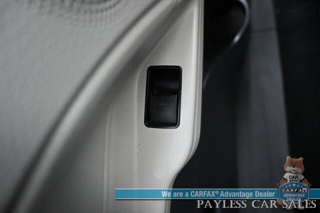 2023 Toyota Sienna XLE Hybrid / AWD / Power & Heated Leather Seats / Sunroof / Adaptive Cruise / Lane Depart & Blind Spot Alert / Rear Captain Chairs / 3rd Row / Apple CarPlay & Android Auto / Back Up Camera / 36 MPG / 1-Owner Anchorage AK