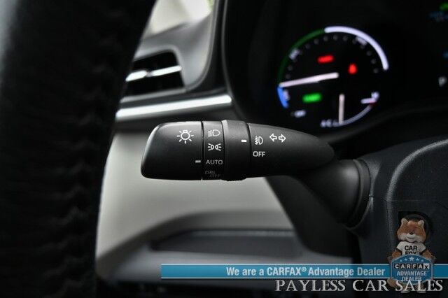 2023 Toyota Sienna XLE Hybrid / AWD / Power & Heated Leather Seats / Sunroof / Adaptive Cruise / Lane Depart & Blind Spot Alert / Rear Captain Chairs / 3rd Row / Apple CarPlay & Android Auto / Back Up Camera / 36 MPG / 1-Owner Anchorage AK