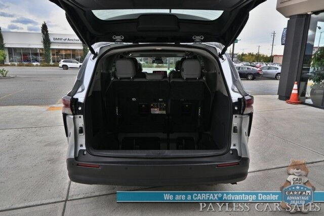 2023 Toyota Sienna XLE Hybrid / AWD / Power & Heated Leather Seats / Sunroof / Adaptive Cruise / Lane Depart & Blind Spot Alert / Rear Captain Chairs / 3rd Row / Apple CarPlay & Android Auto / Back Up Camera / 36 MPG / 1-Owner Anchorage AK