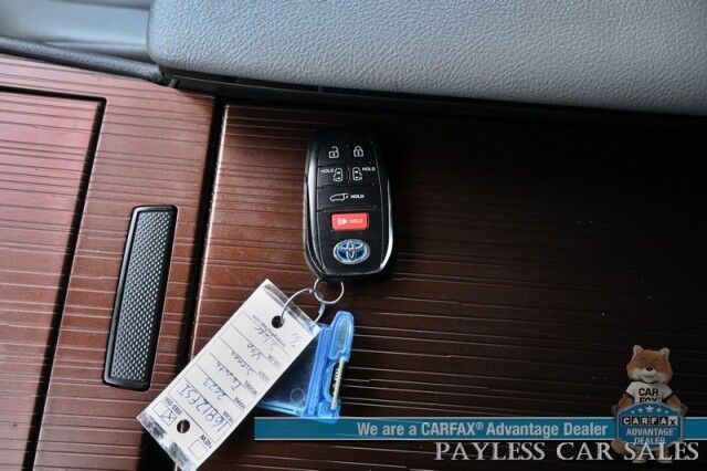 2023 Toyota Sienna XLE Hybrid / AWD / Power & Heated Leather Seats / Sunroof / Adaptive Cruise / Lane Depart & Blind Spot Alert / Rear Captain Chairs / 3rd Row / Apple CarPlay & Android Auto / Back Up Camera / 36 MPG / 1-Owner Anchorage AK